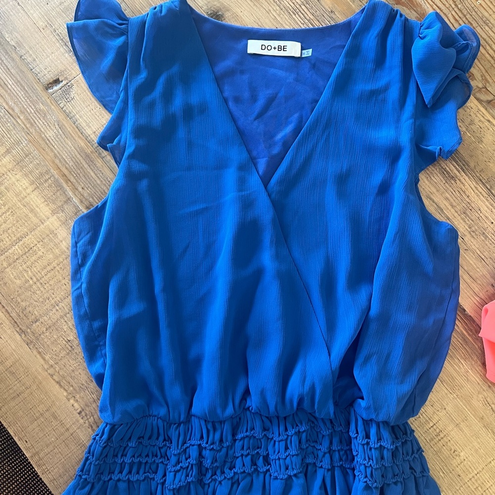 DO BE Sleeveless blue shirt